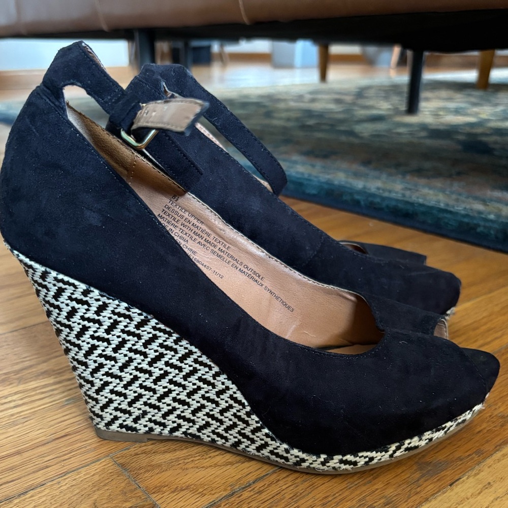 Cream and Black Platform Wedge Shoes with Geometric Pattern